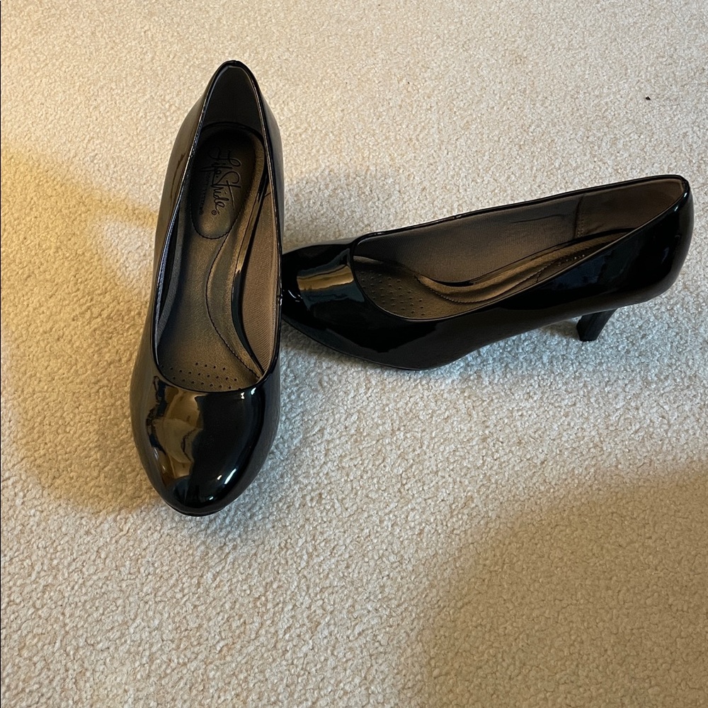 Life Stride Patent Leather Black Pumps